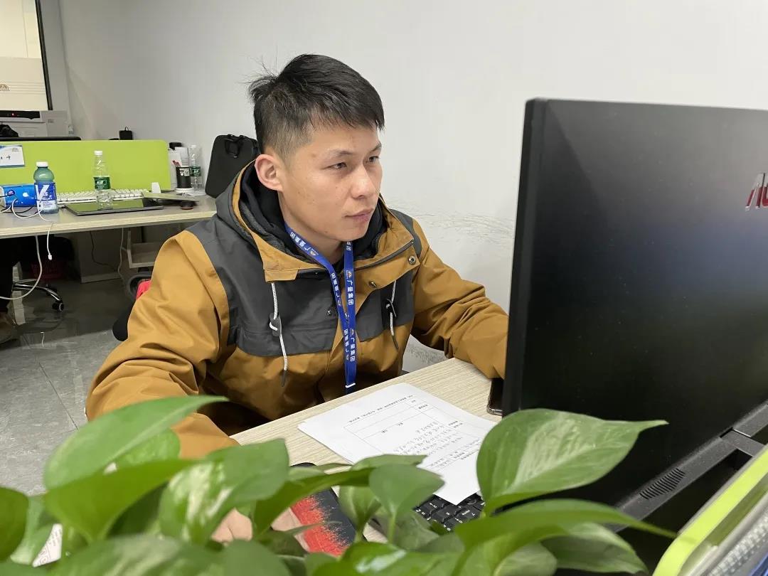 喜讯丨万利国际官网测绘公司熊慈斌喜提“广东省手艺能手”声誉称呼！