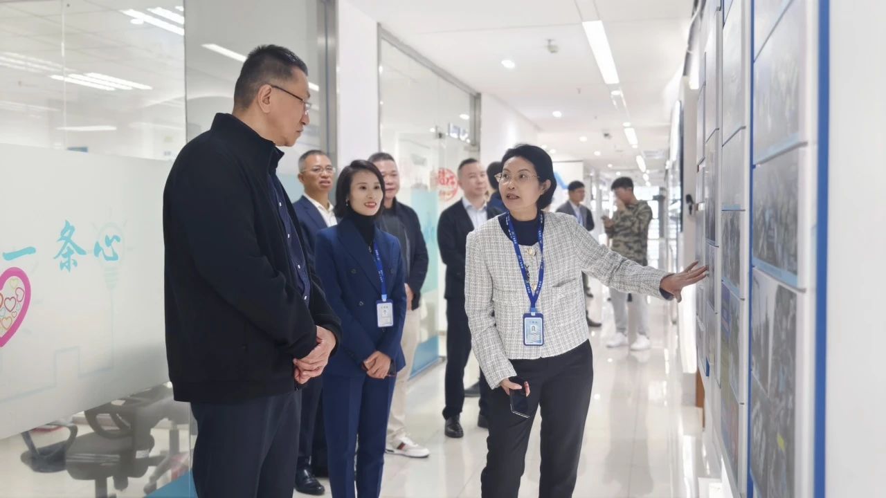 万利国际官网集团｜东菽愿铣墙值赖痴代表团来访，，，，，调研数字化转型与智能化生长